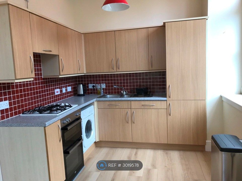 Property photo 2 of 7 Kitchen
