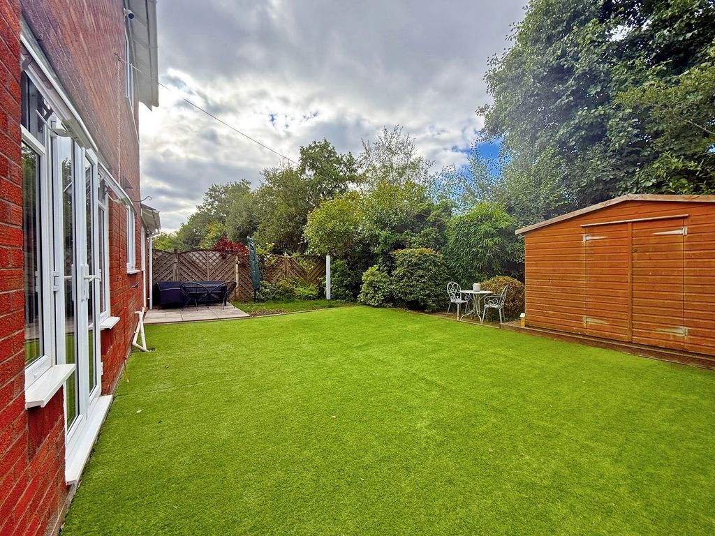 Property photo 2 of 31 Rear Garden