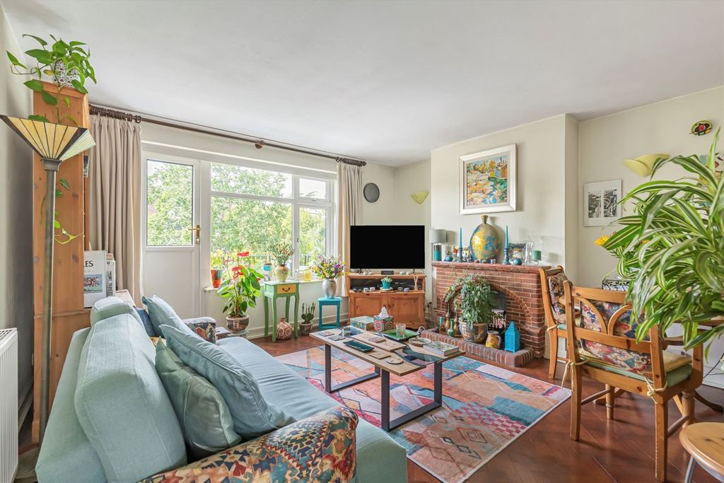 Property photo 2 of 6