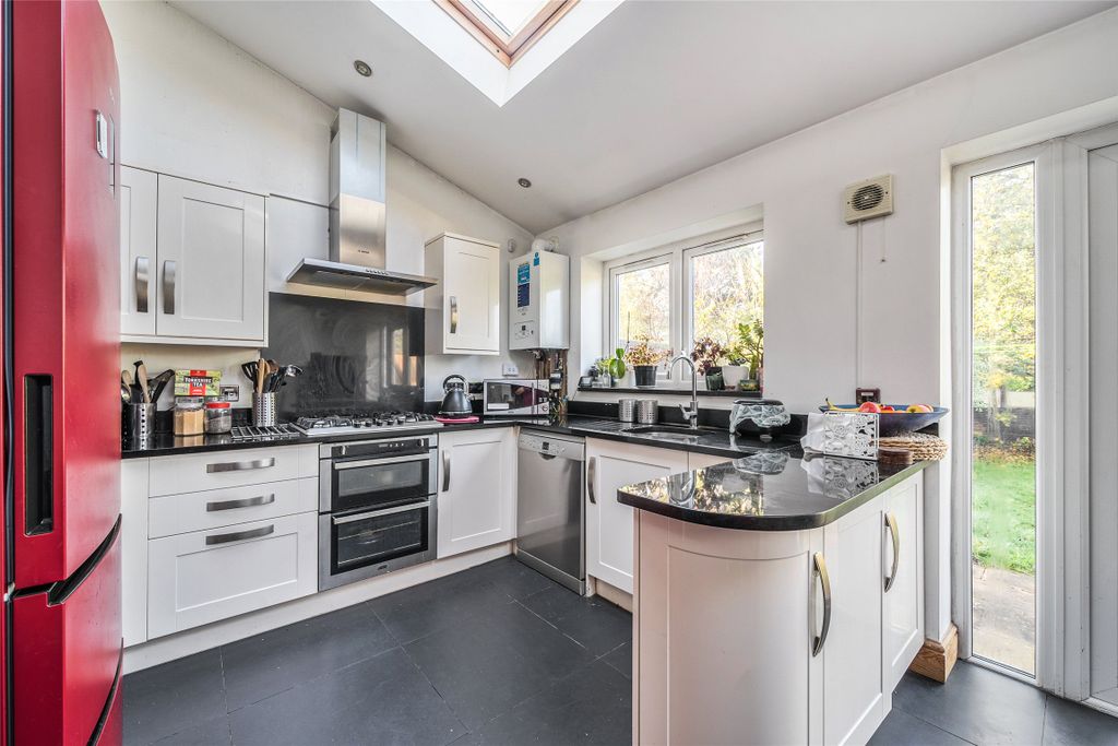 Property photo 2 of 13 Picture No. 18