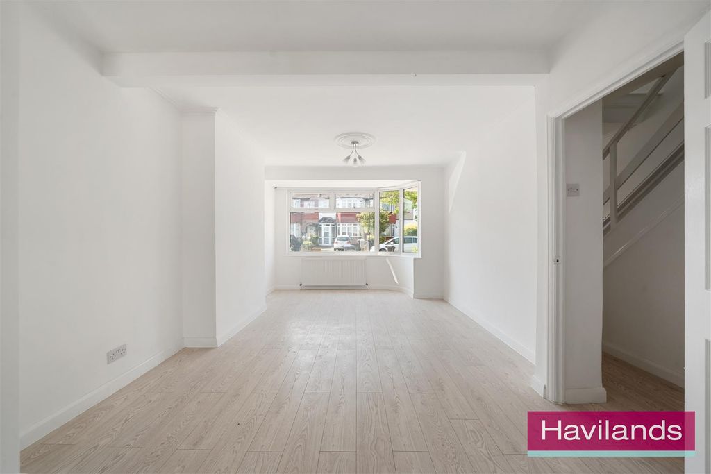 Property photo 3 of 21 New Park Avenue-10.Jpg
