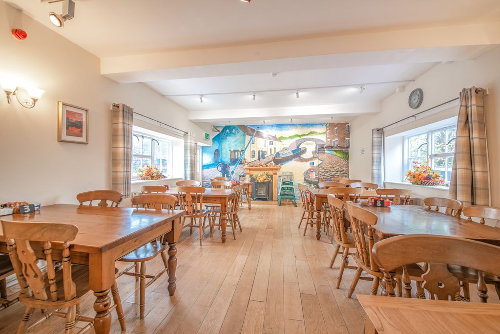 Property photo 2 of 24