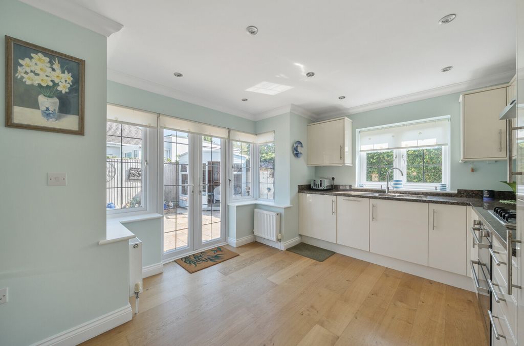 Property photo 2 of 12 1512929-11-6A8d9F...