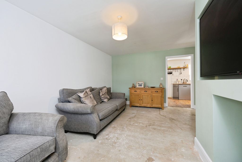 Property photo 3 of 15 Sitting Room