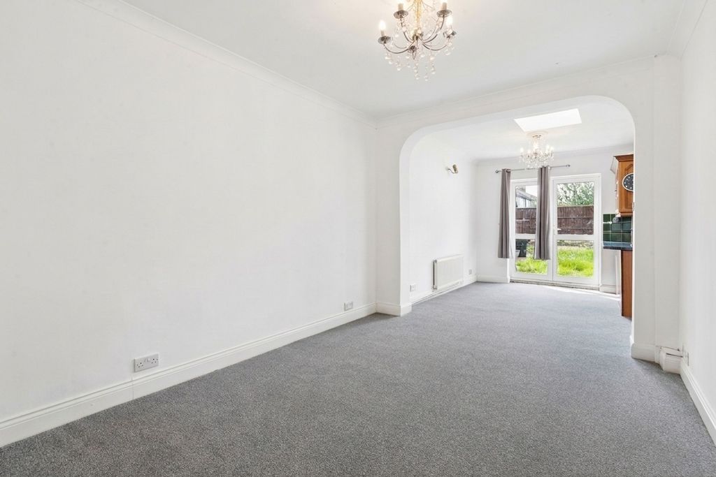 Property photo 2 of 24