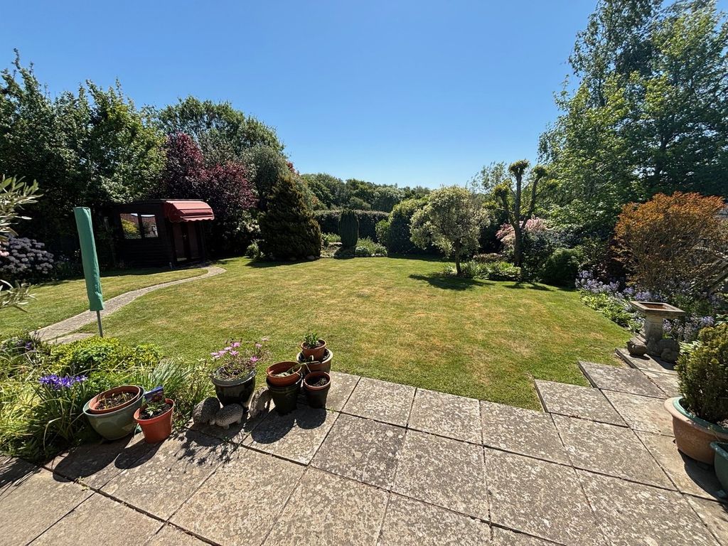 Property photo 2 of 28
