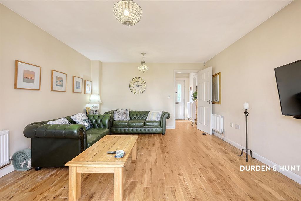 Property photo 3 of 21 St Nicholas Place