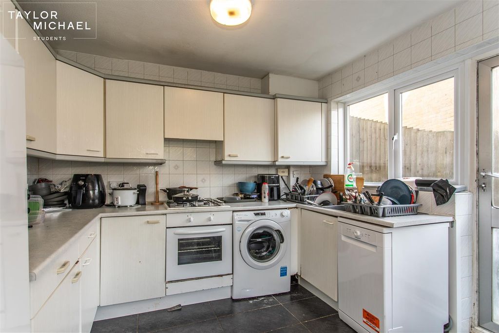 Property photo 3 of 15 1 Rushlake Close18.Jpg