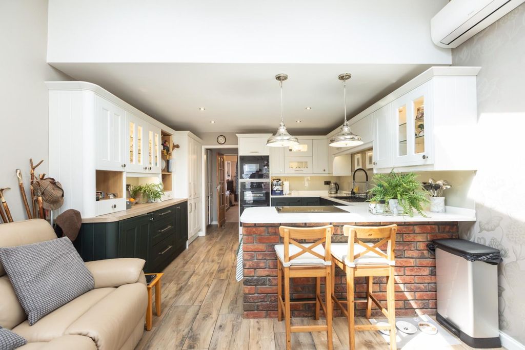 Property photo 1 of 33 Cz0A9926.Jpg