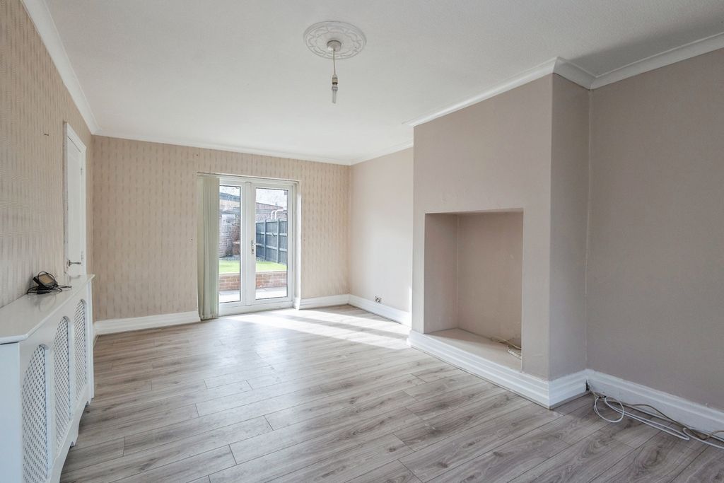 Property photo 3 of 24 Pbox-Img.Jpg