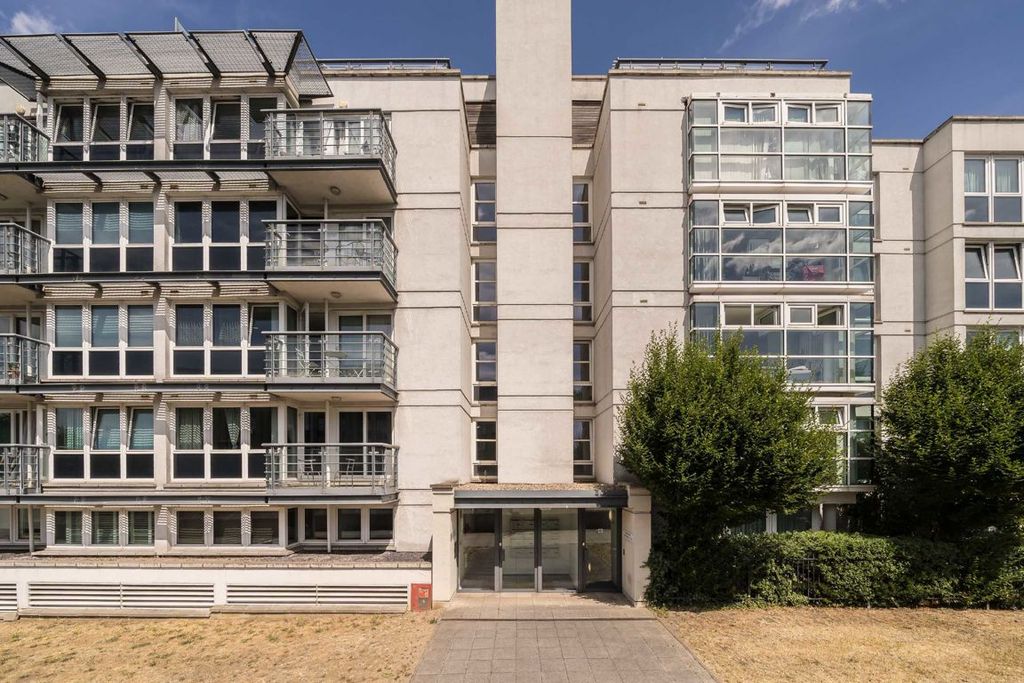 Property photo 1 of 4