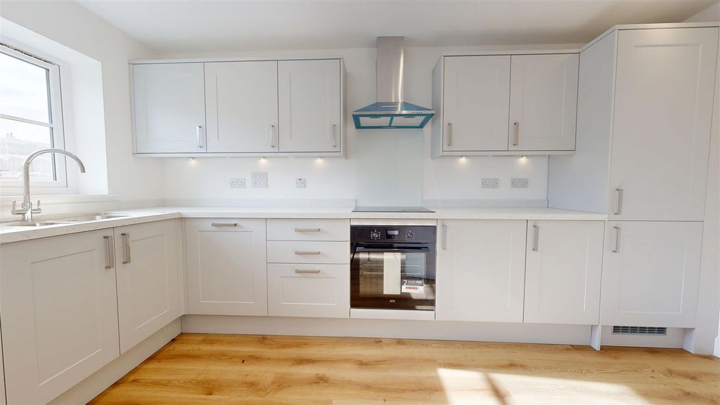 Property photo 3 of 13 10222025_155518.Jpg