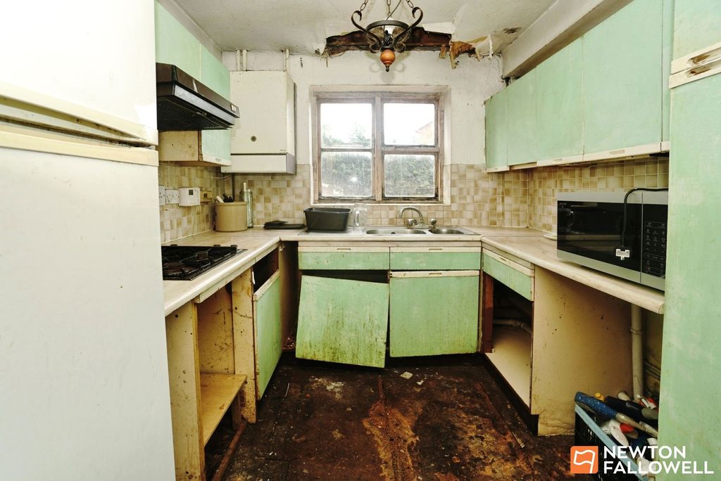 Property photo 3 of 18