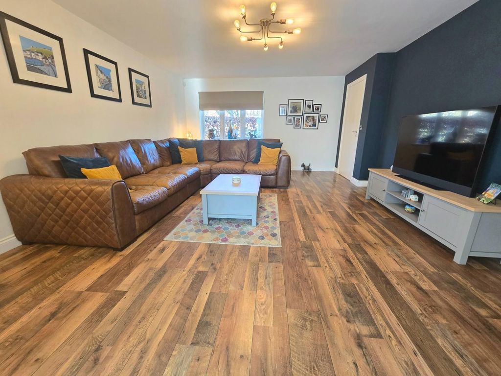 Property photo 2 of 18 Living Room