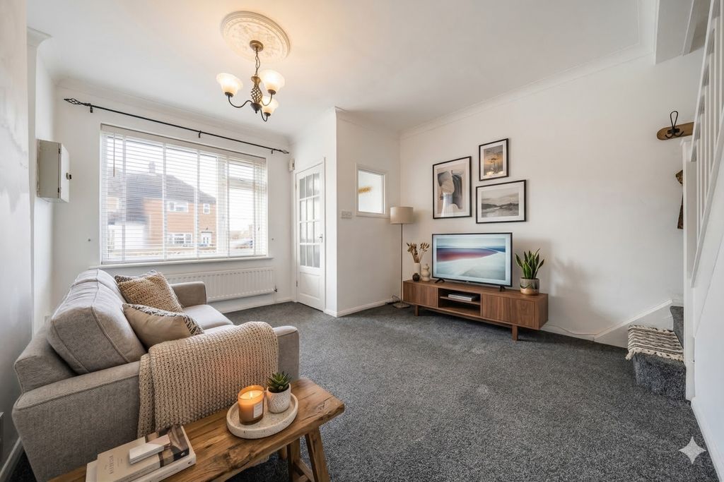 Property photo 2 of 9 Lounge