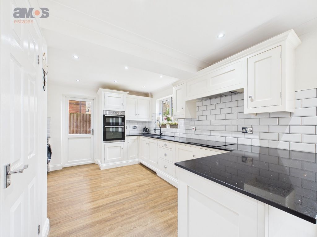 Property photo 2 of 20 4212822