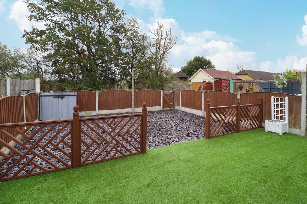 Property photo 2 of 22 Picture No. 16