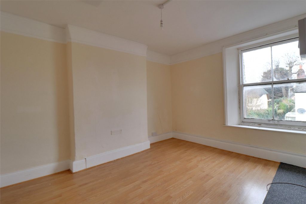 Property photo 3 of 5 3 - Picture No. 07