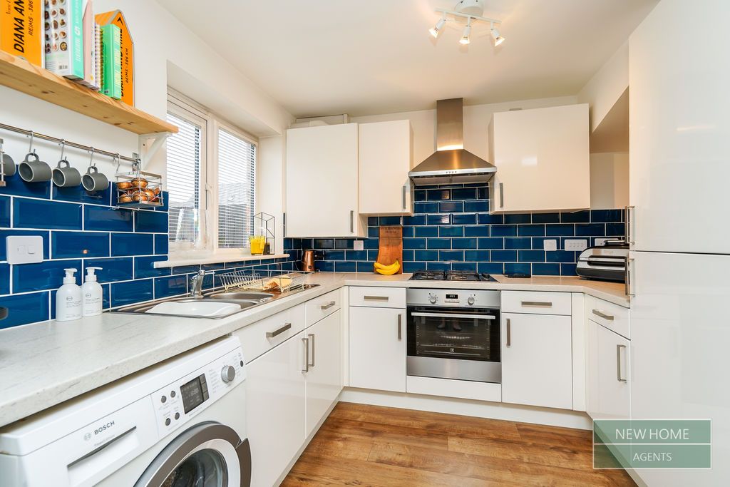 Property photo 3 of 17 Photo 5