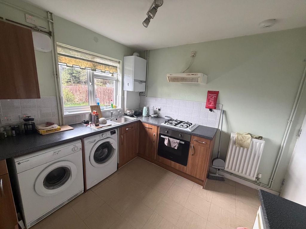 Property photo 2 of 12 Image