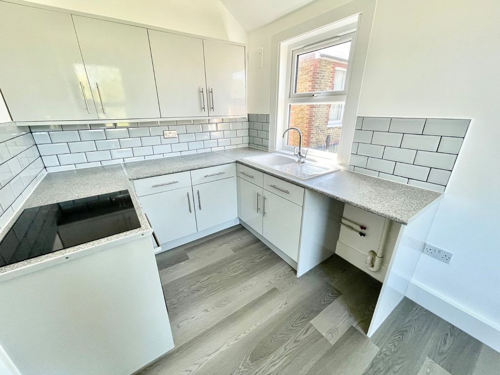 Property photo 2 of 7 Picture 2