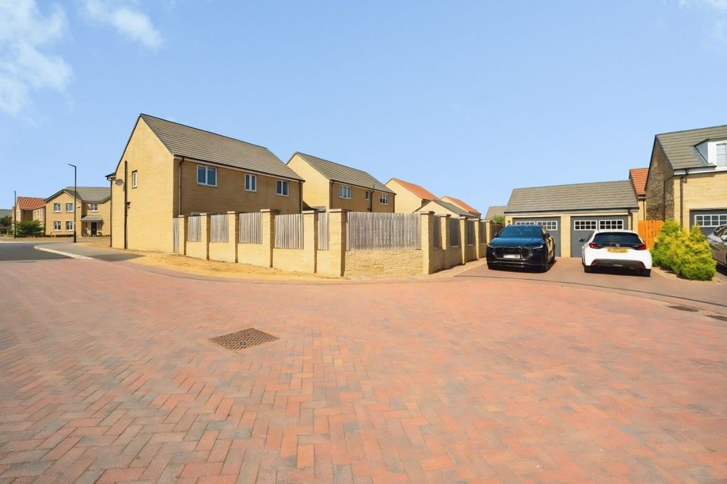 Property photo 2 of 38