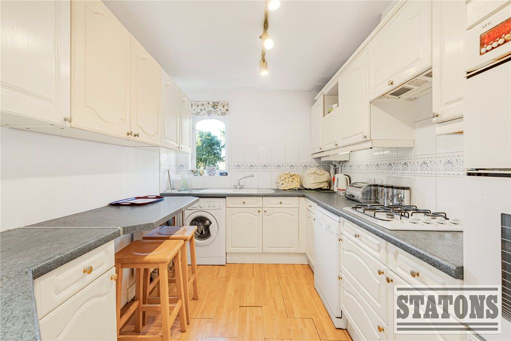 Property photo 2 of 12 Picture No. 04