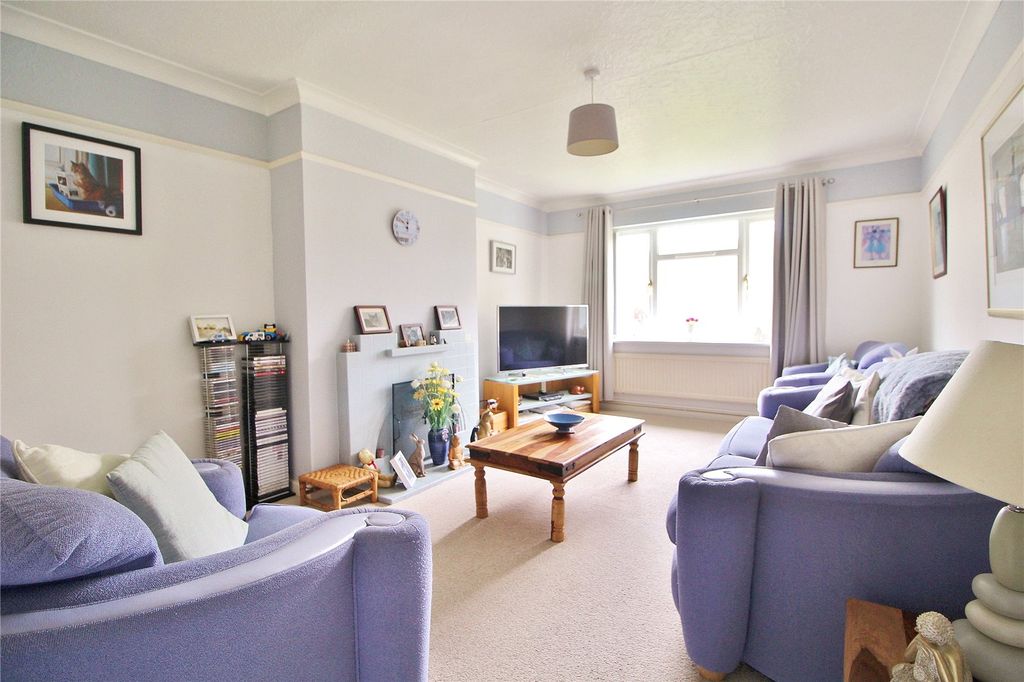 Property photo 2 of 12 Picture No. 18