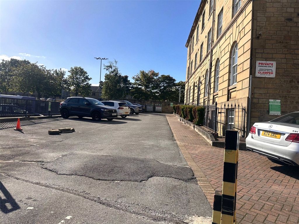 Property photo 2 of 3 Picture No. 02