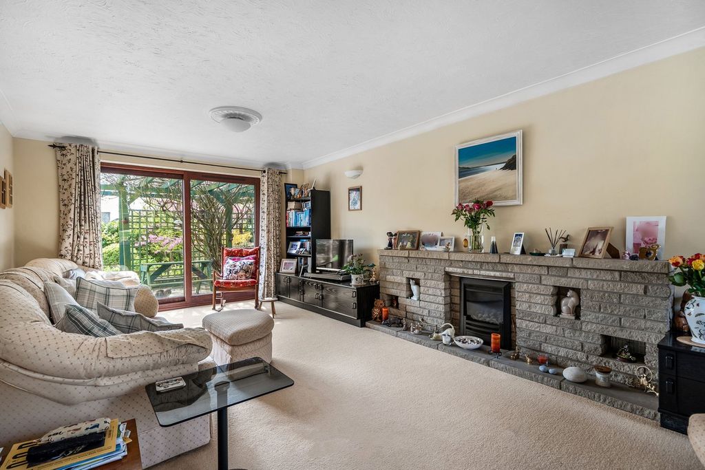 Property photo 3 of 21