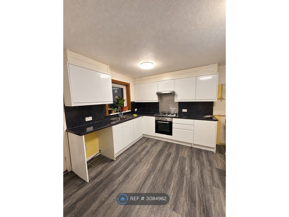 Property photo 1 of 9 Kitchen