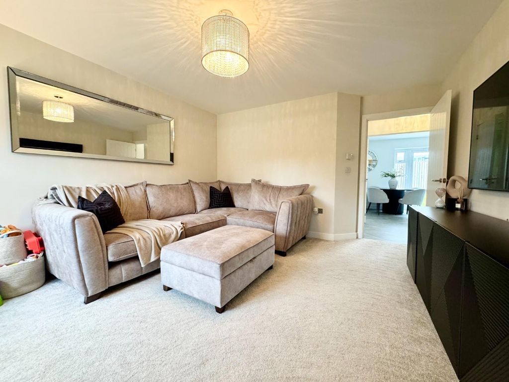 Property photo 2 of 25