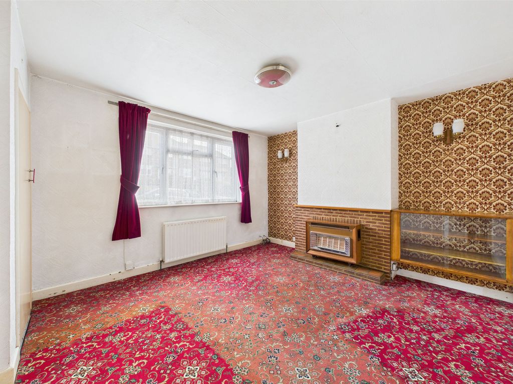 Property photo 2 of 13 Lounge