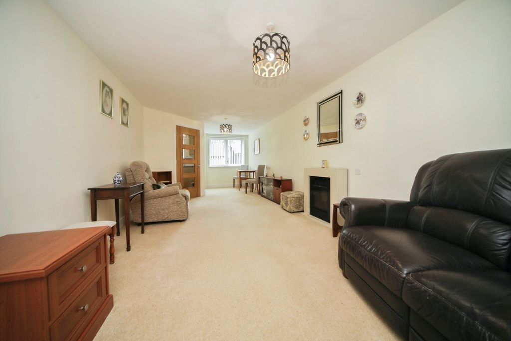 Property photo 2 of 9