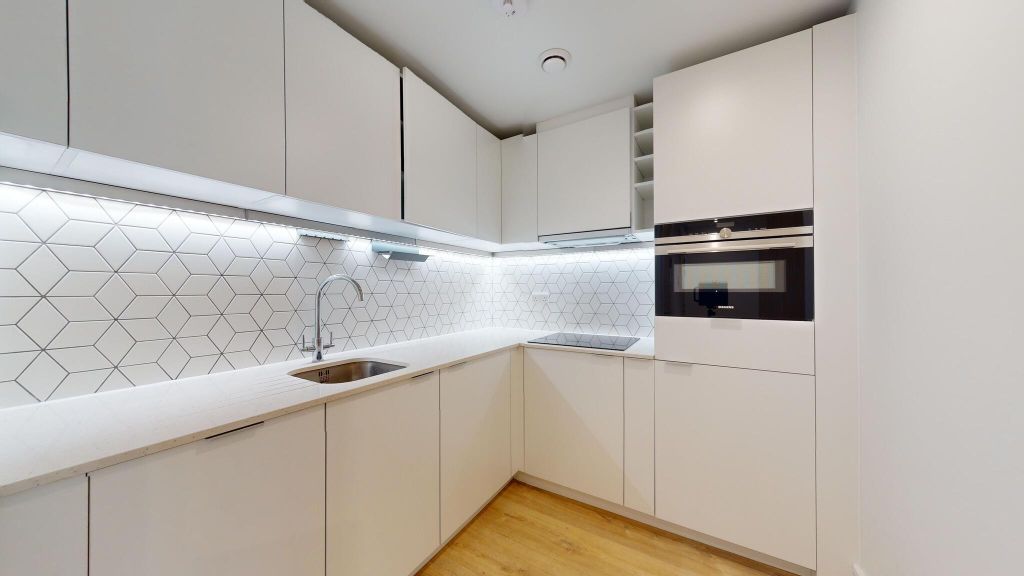 Property photo 2 of 19 Kitchen