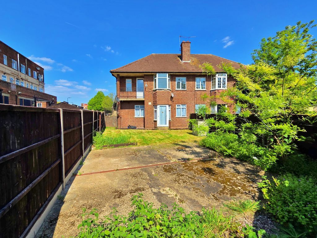 Property photo 1 of 11 Photo 11