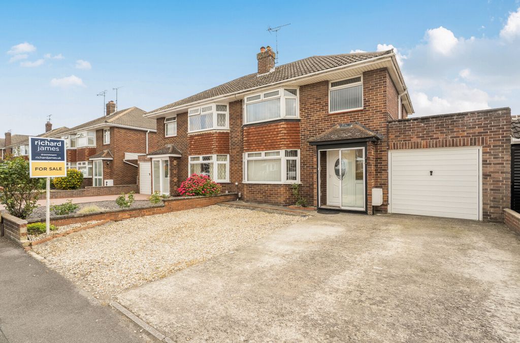 Property photo 1 of 12 14851802