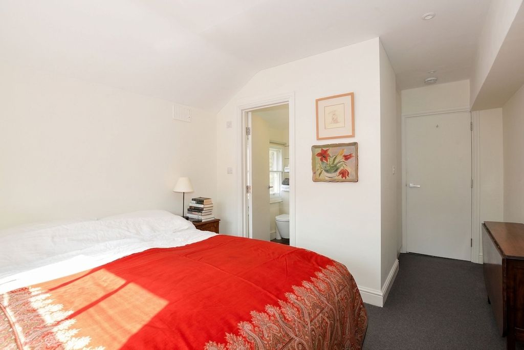 Property photo 3 of 11 Bedroom 1