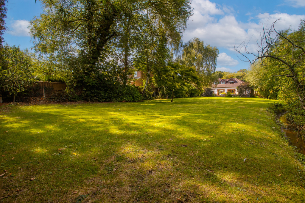 Property photo 3 of 37