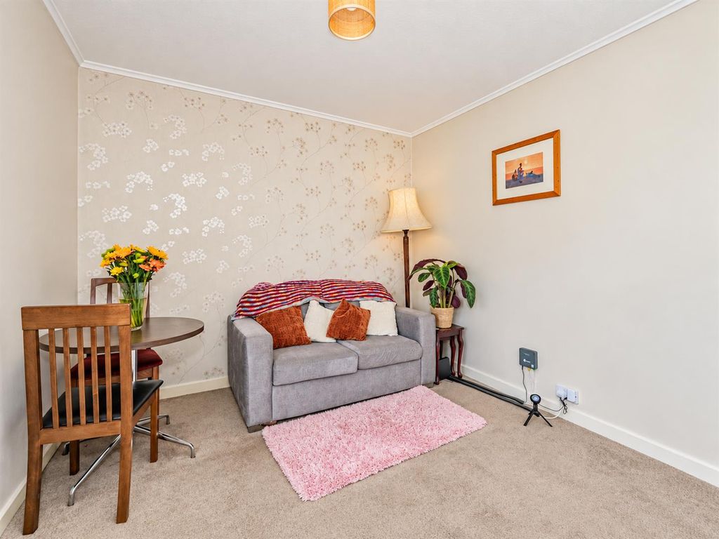 Property photo 3 of 16 1C Arklay Place Dundee 220926-5.Jpg