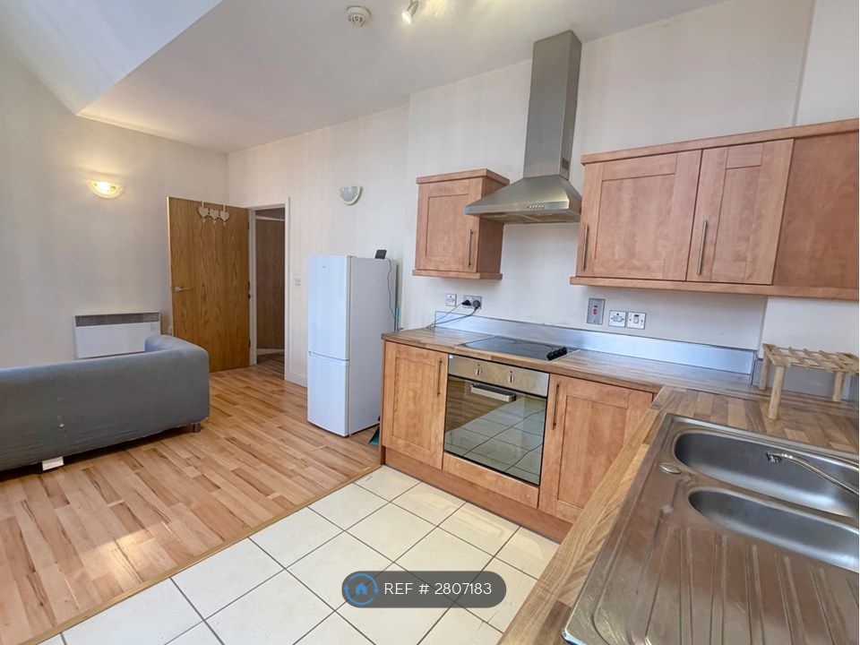 Property photo 2 of 14 Kitchen / Living Area