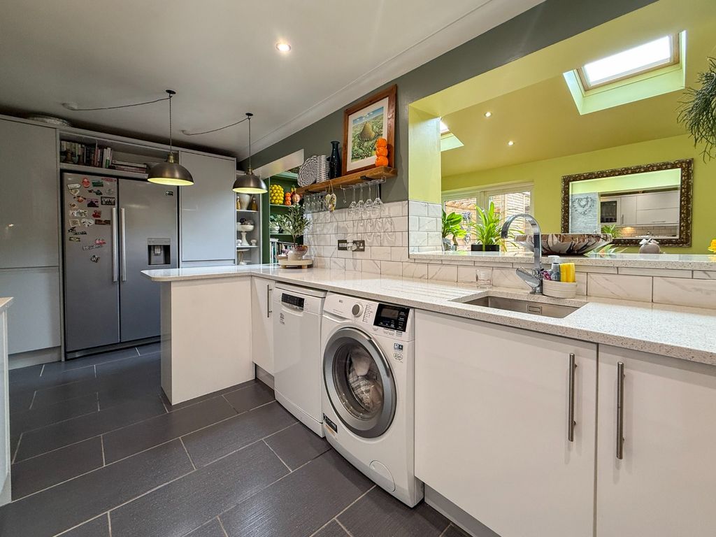 Property photo 3 of 33 4632224