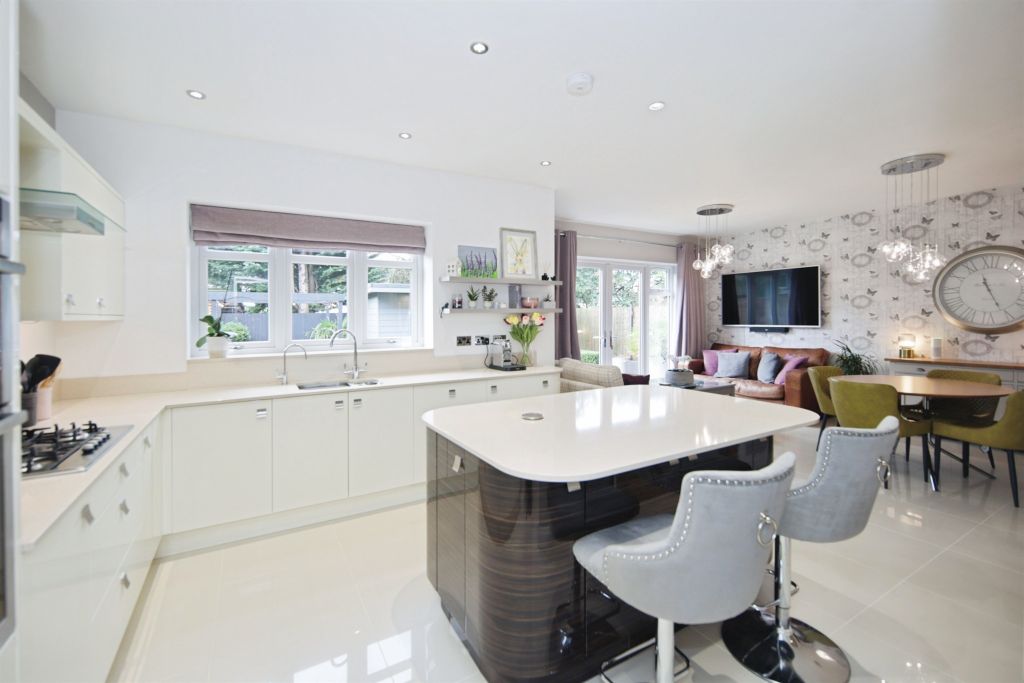 Property photo 3 of 23