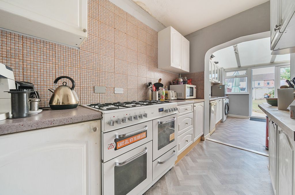 Property photo 3 of 12 1336874-10-68A470...