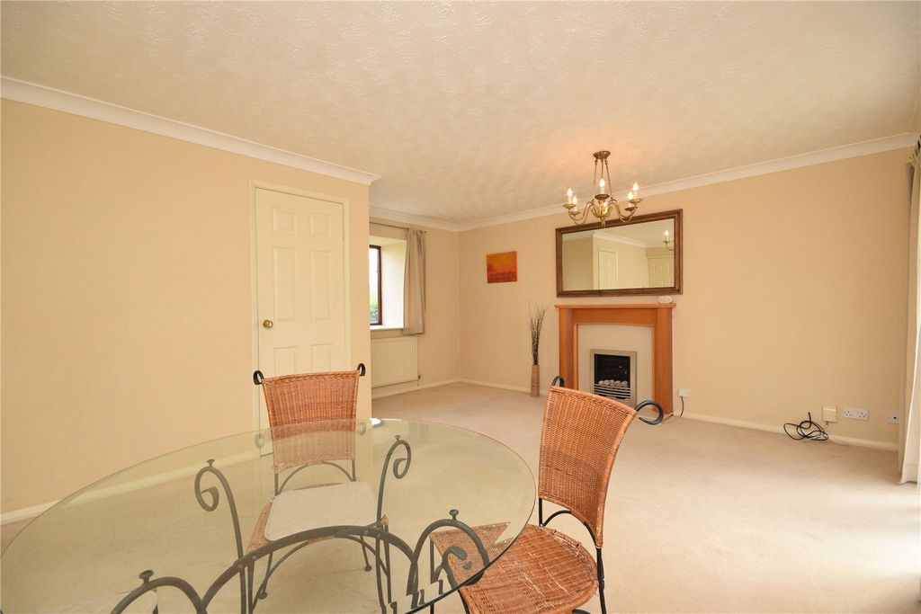 Property photo 3 of 12 Picture No. 10