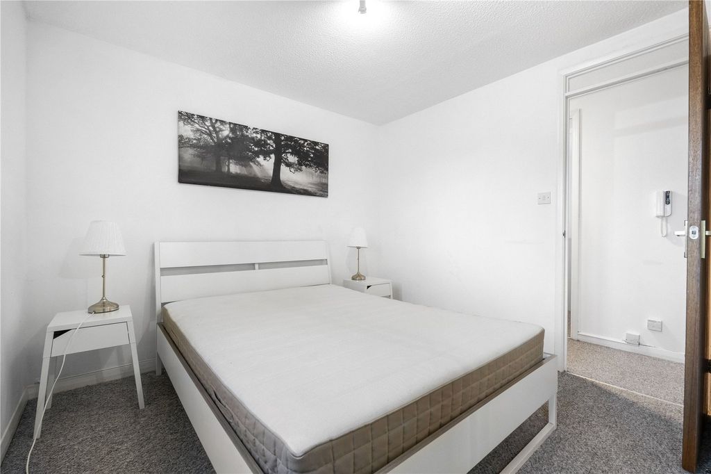 Property photo 3 of 16 Gogarloch Syke 3