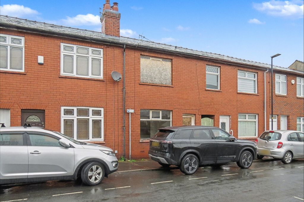 Property photo 1 of 19 18 Lord Street, Wigan Wn1 2Bn