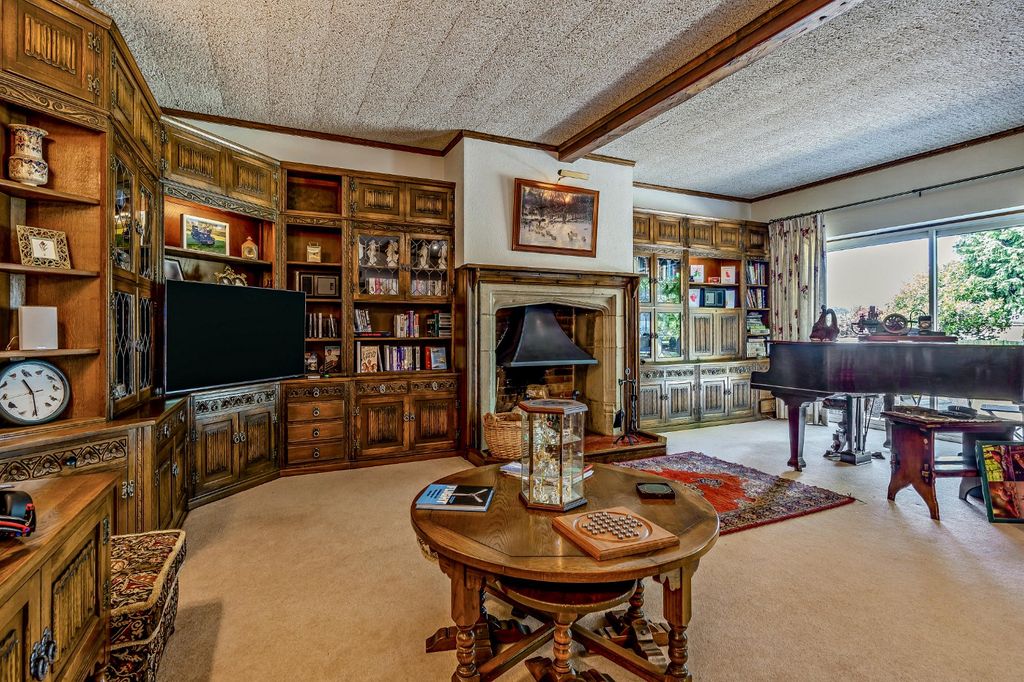 Property photo 2 of 24 Drawig Room