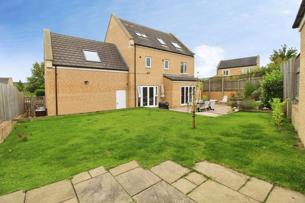 Property photo 2 of 29