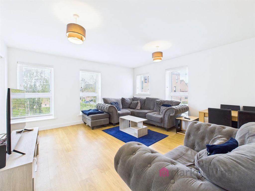 Property photo 3 of 15 Living Room